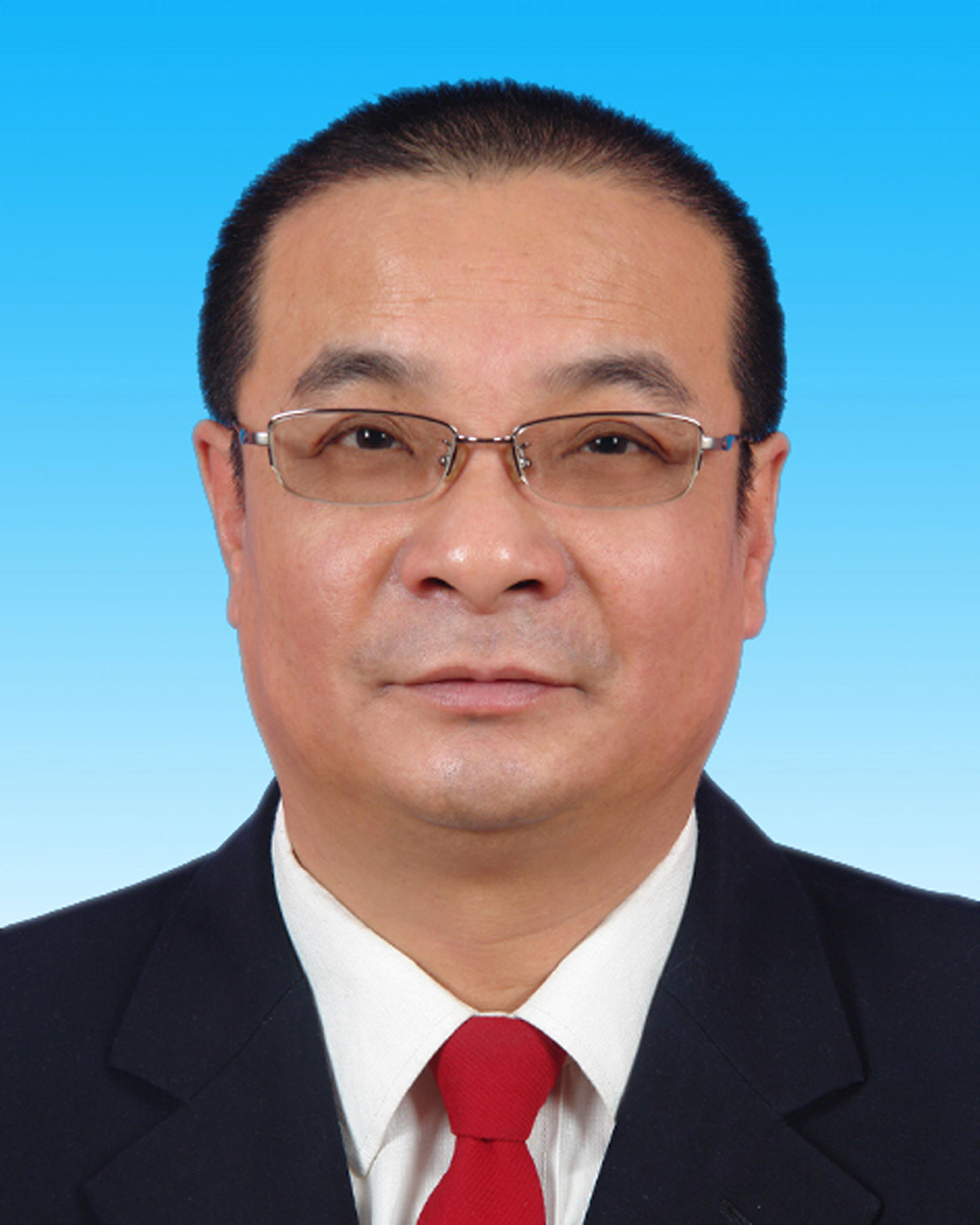 锡林郭勒盟财政局干部,兼职副会长 王剑